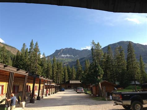 GRIZZLY LODGE (Silver Gate) .
